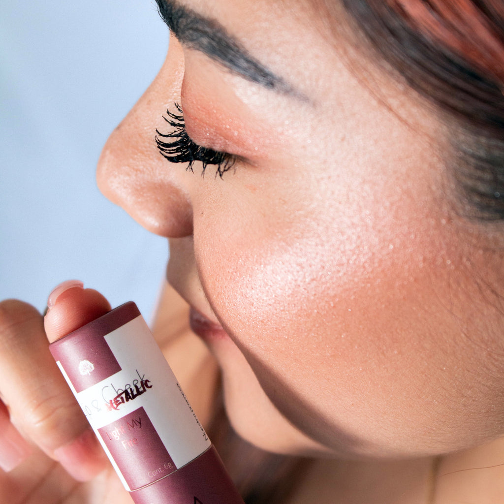 Bálsamo Lip & Cheek Metallic: LIGHT MY FIRE