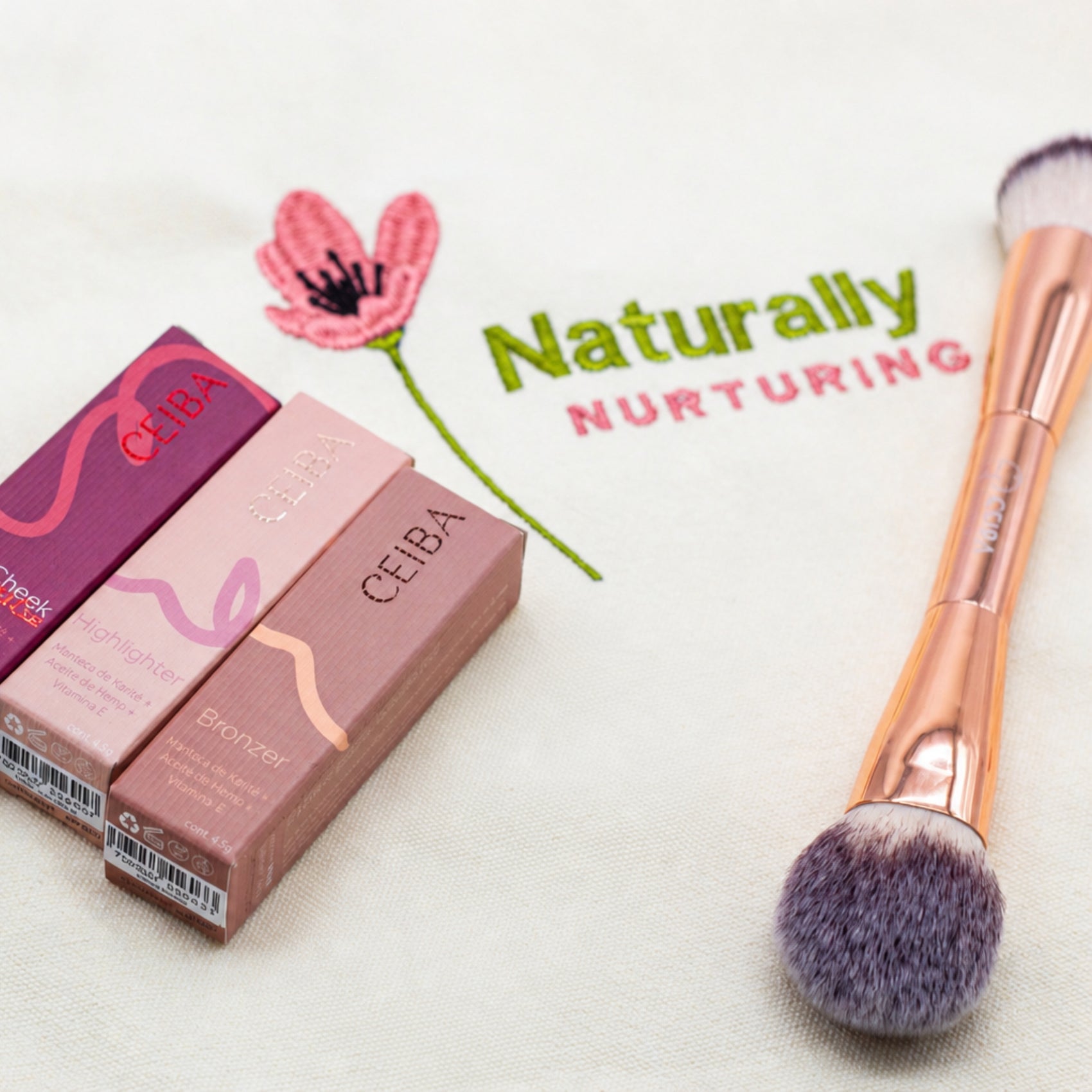 Set Makeup Essentials Mamá